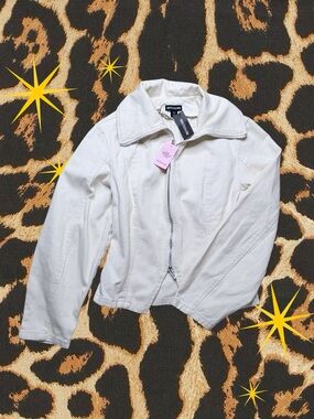 NWT PRETTYLITTLETHING | White Zip-Front Jean Jacket | Women’s US 8